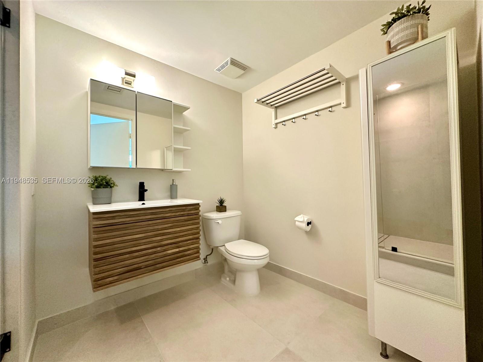 350 S Miami Ave Unit: 3302