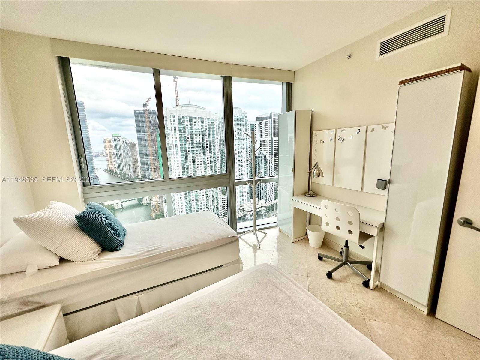350 S Miami Ave Unit: 3302
