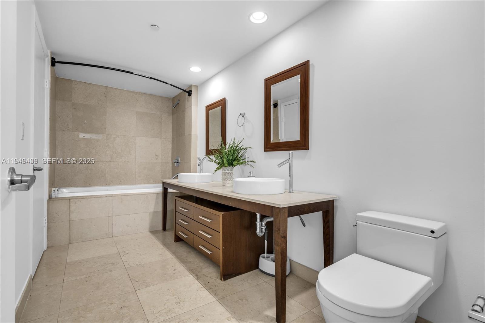 465 Brickell Ave # 4006