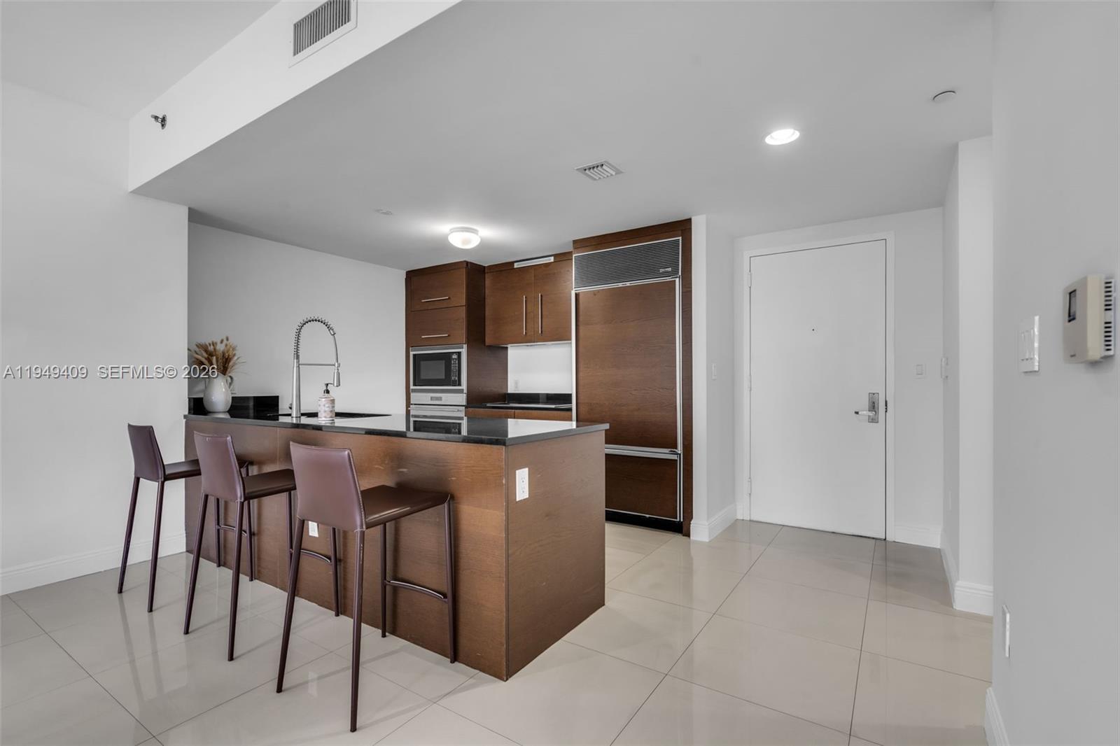 465 Brickell Ave # 4006
