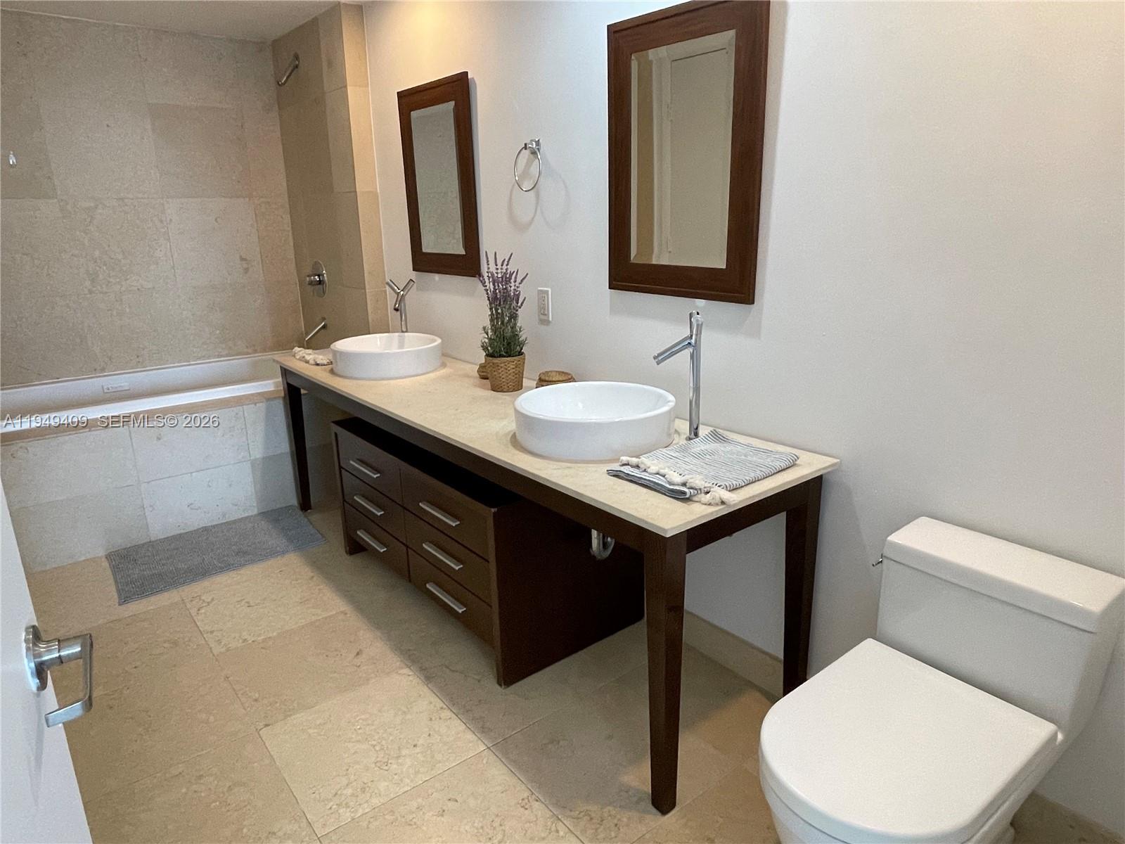 465 Brickell Ave # 4006