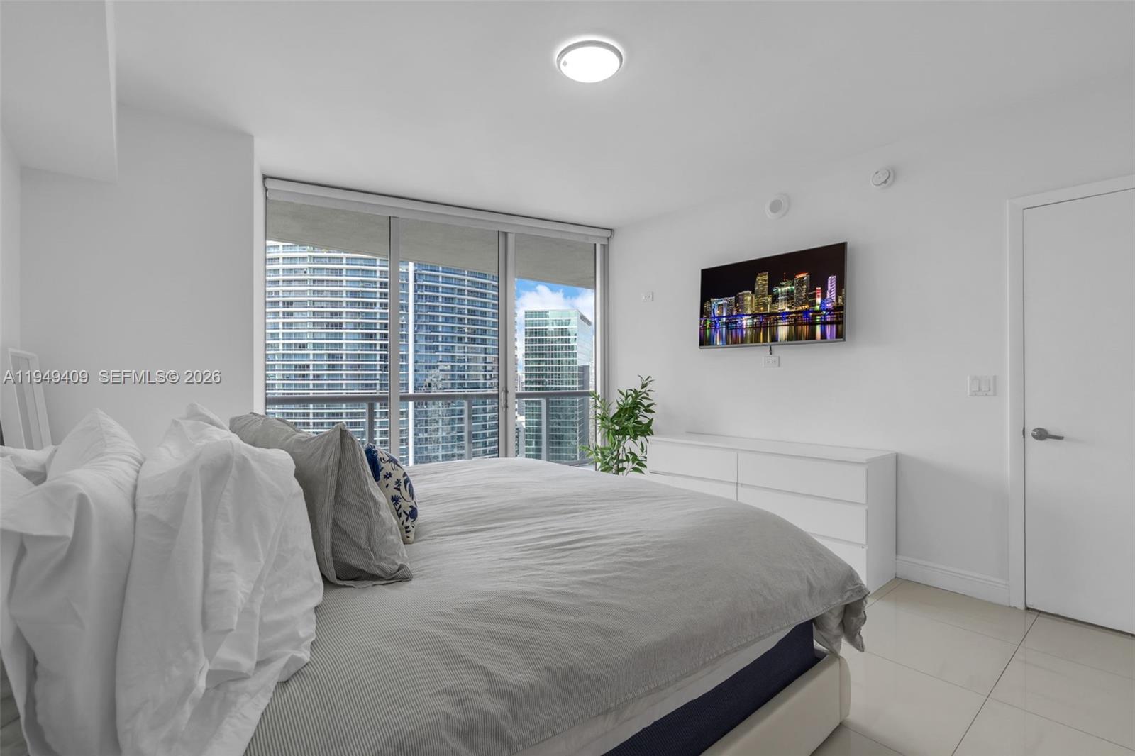 465 Brickell Ave # 4006