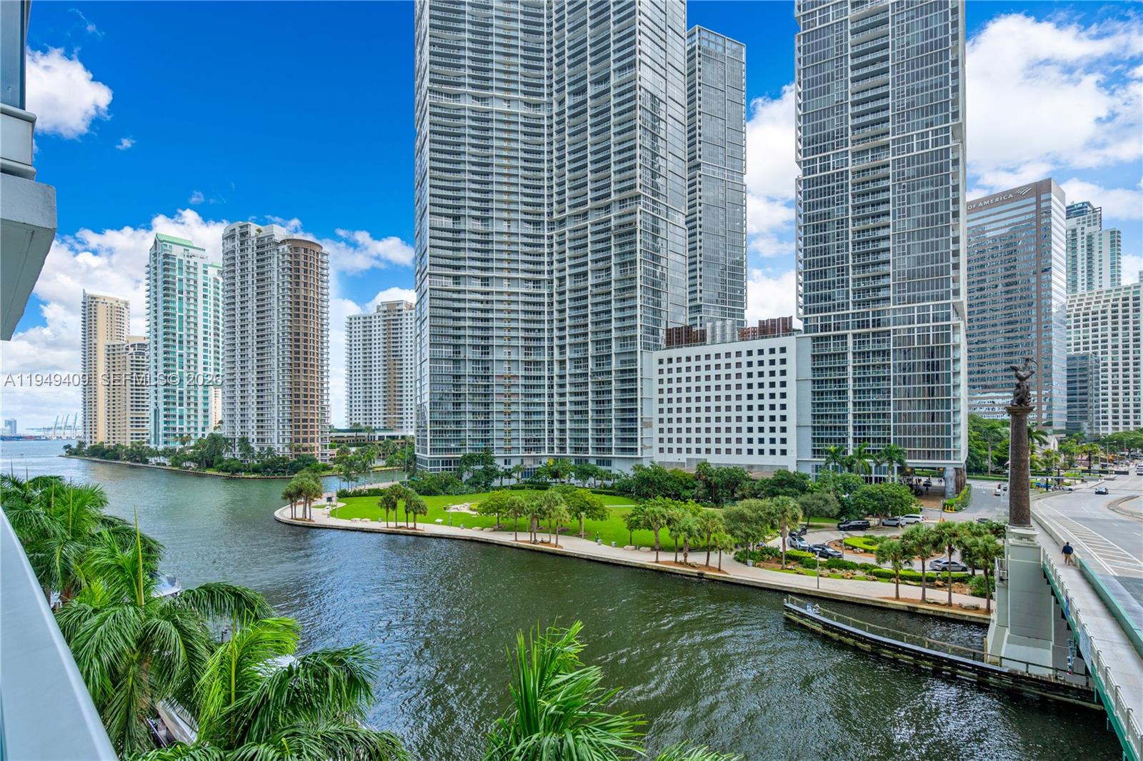 465 Brickell Ave # 4006