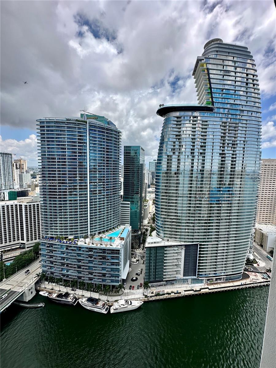 465 Brickell Ave # 4006