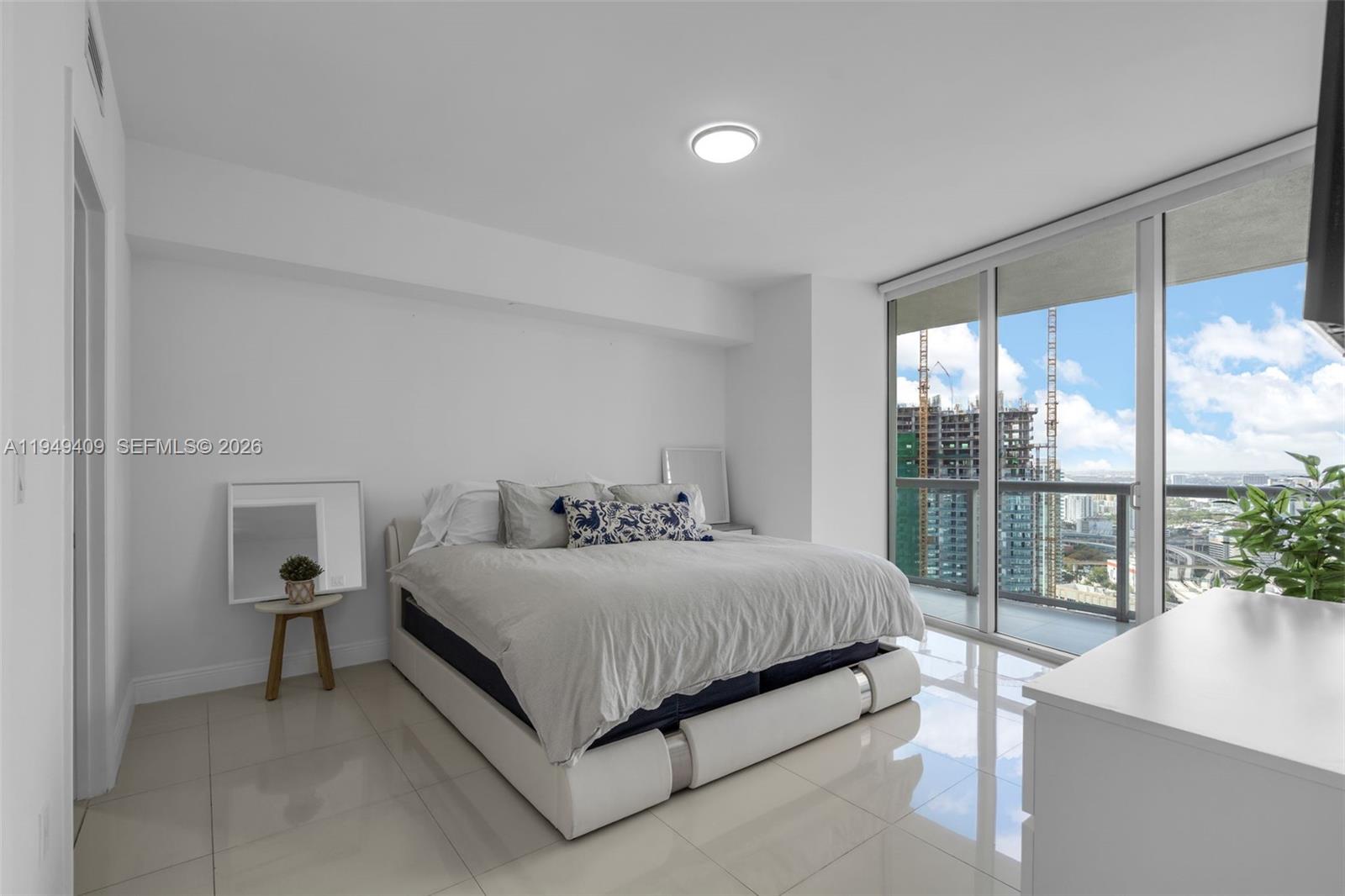 465 Brickell Ave # 4006