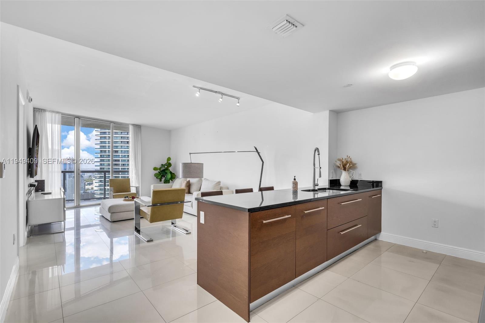 465 Brickell Ave # 4006