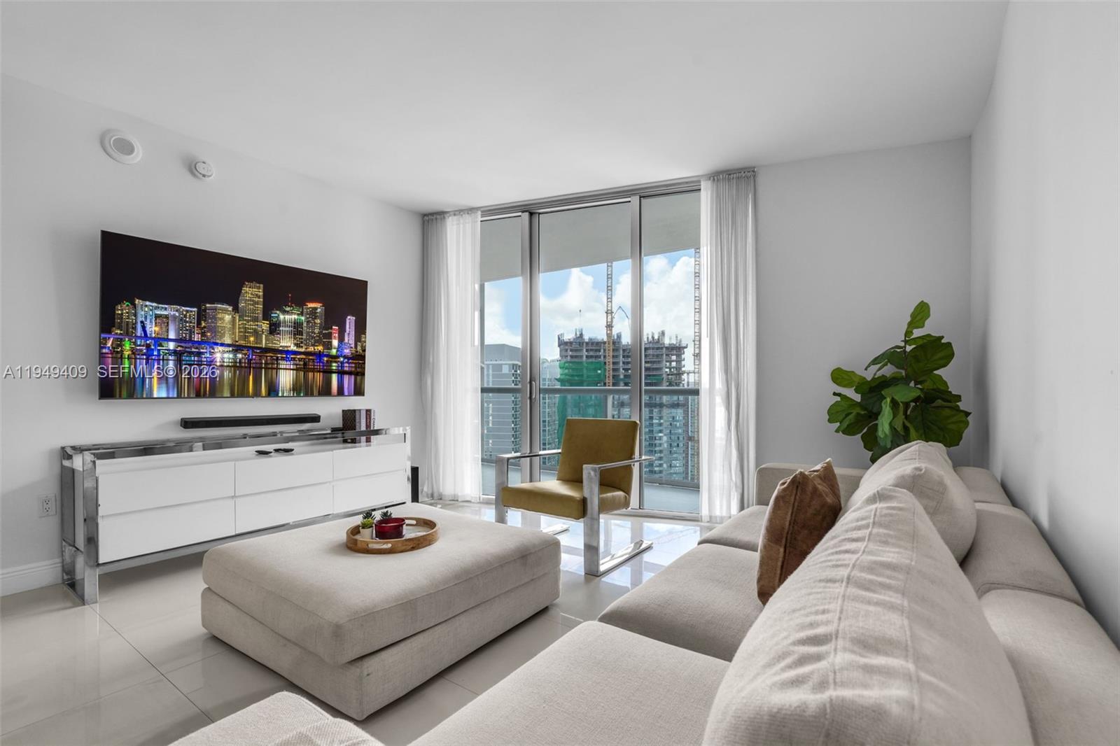 465 Brickell Ave # 4006