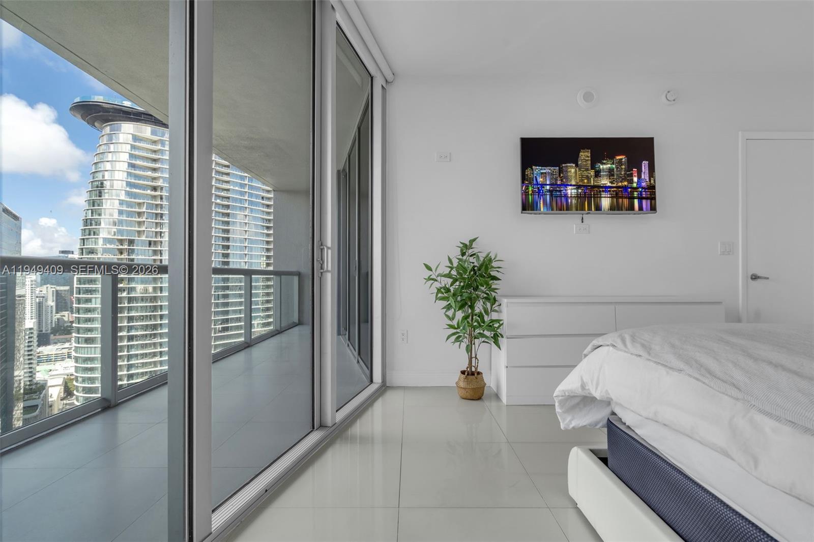 465 Brickell Ave # 4006