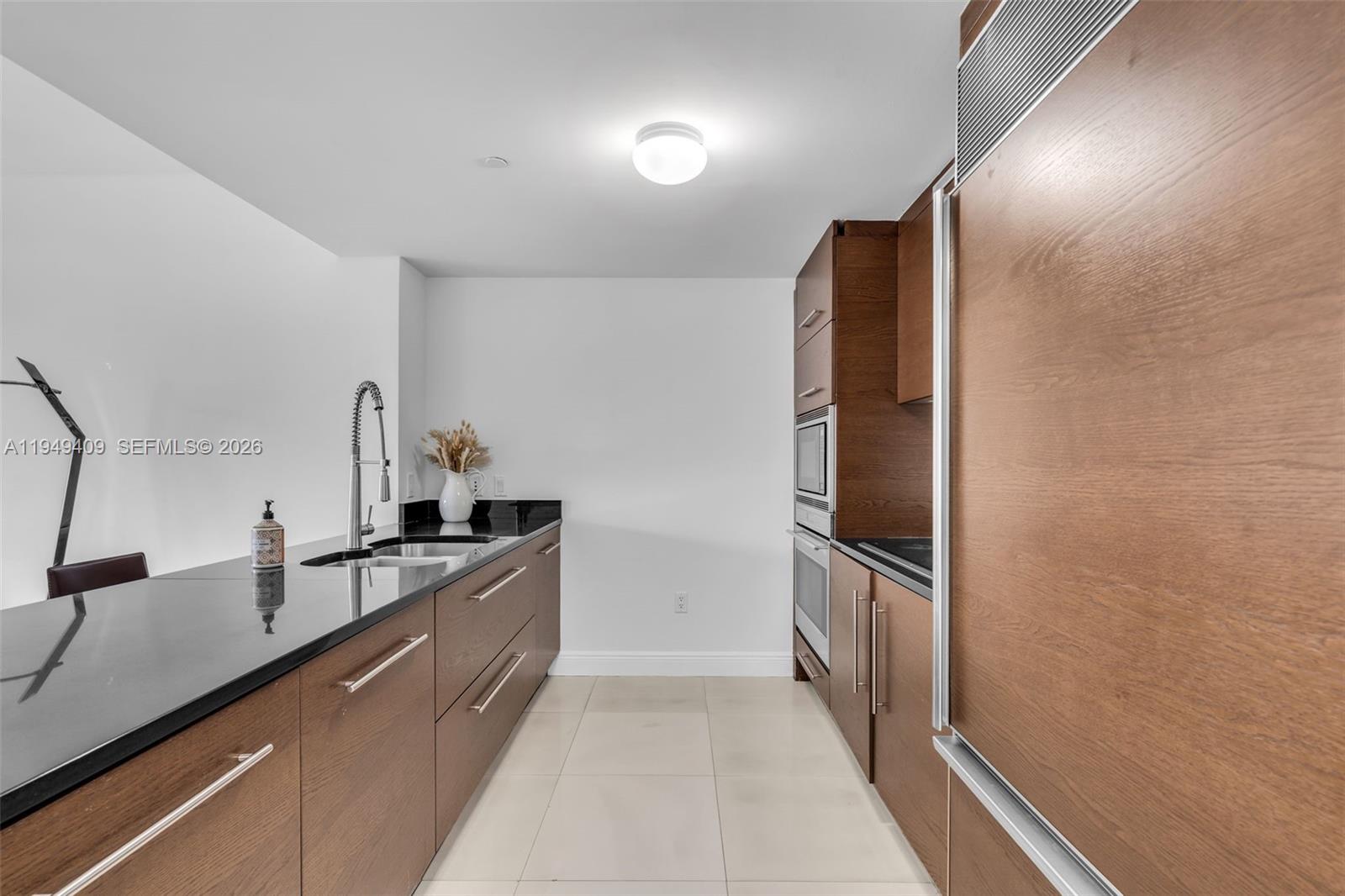 465 Brickell Ave # 4006