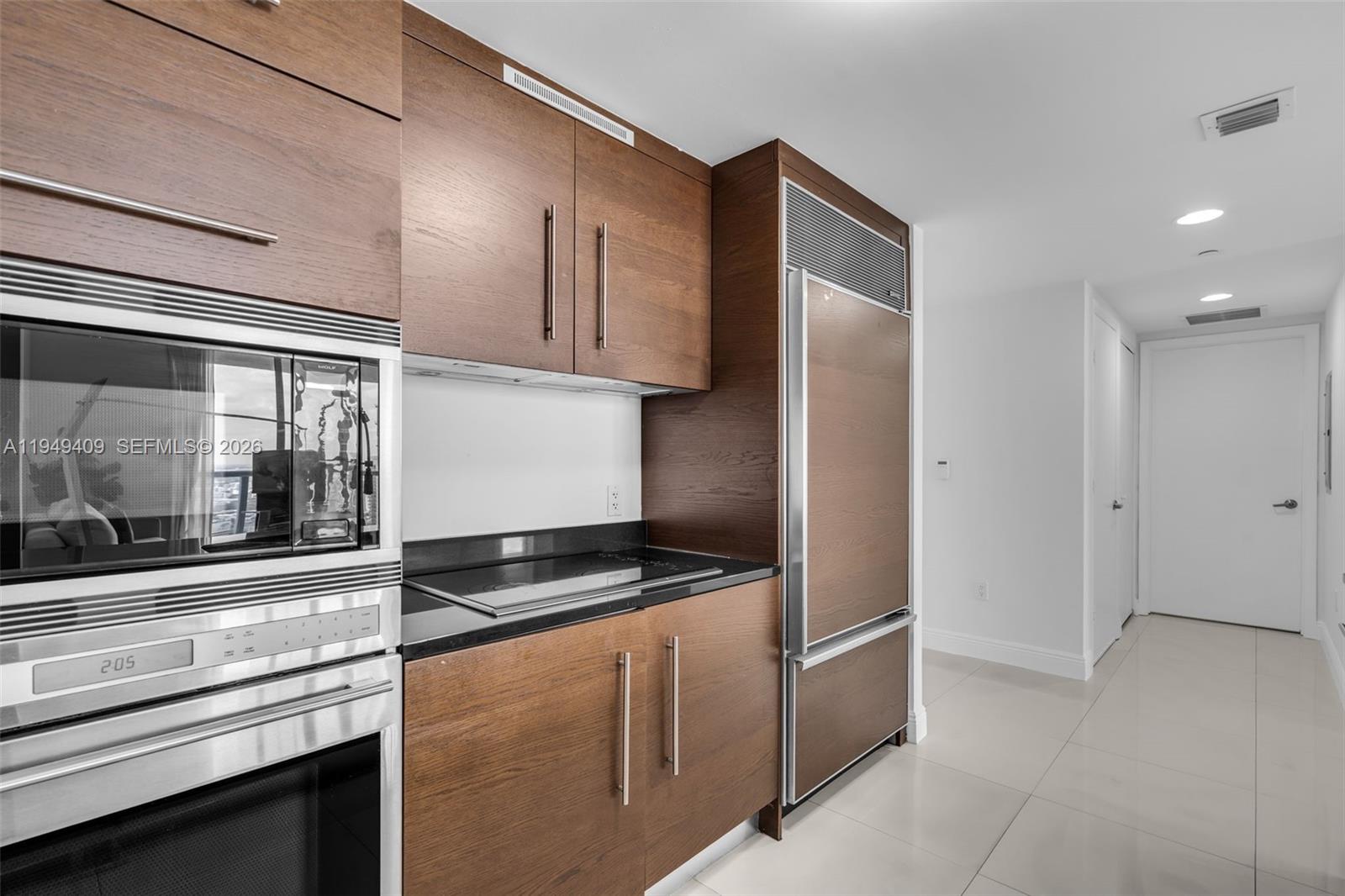465 Brickell Ave # 4006