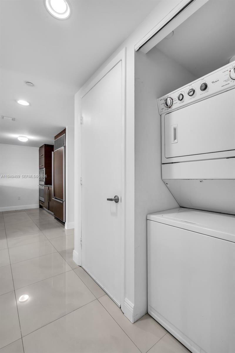 465 Brickell Ave # 4006
