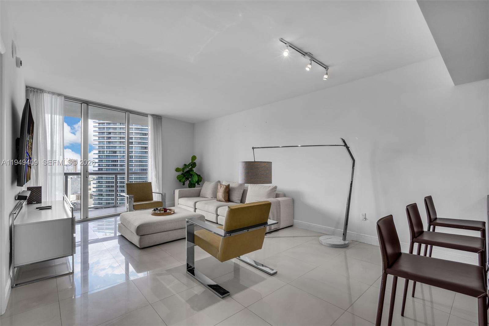 465 Brickell Ave # 4006
