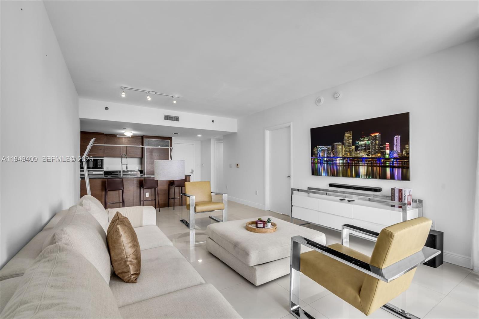 465 Brickell Ave # 4006