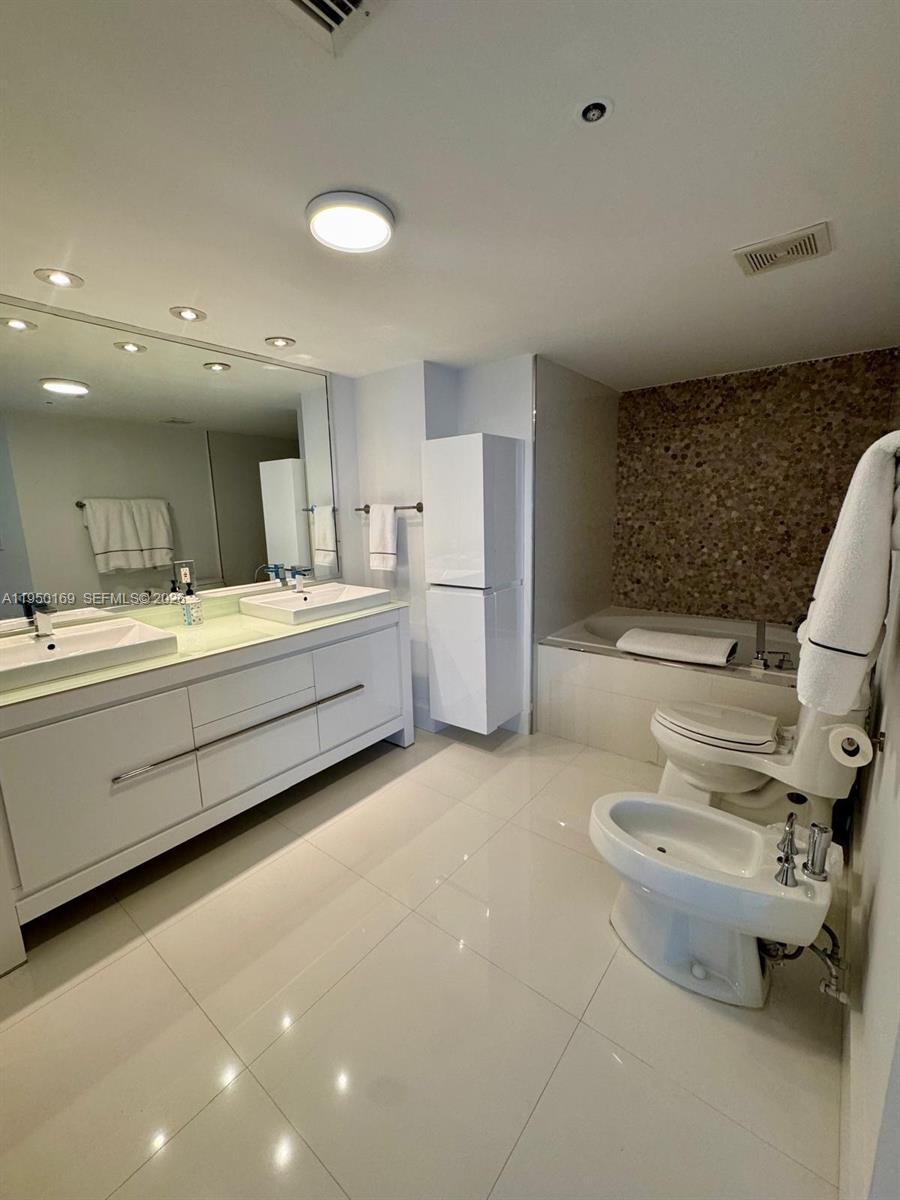 6301 Collins Ave # 3101