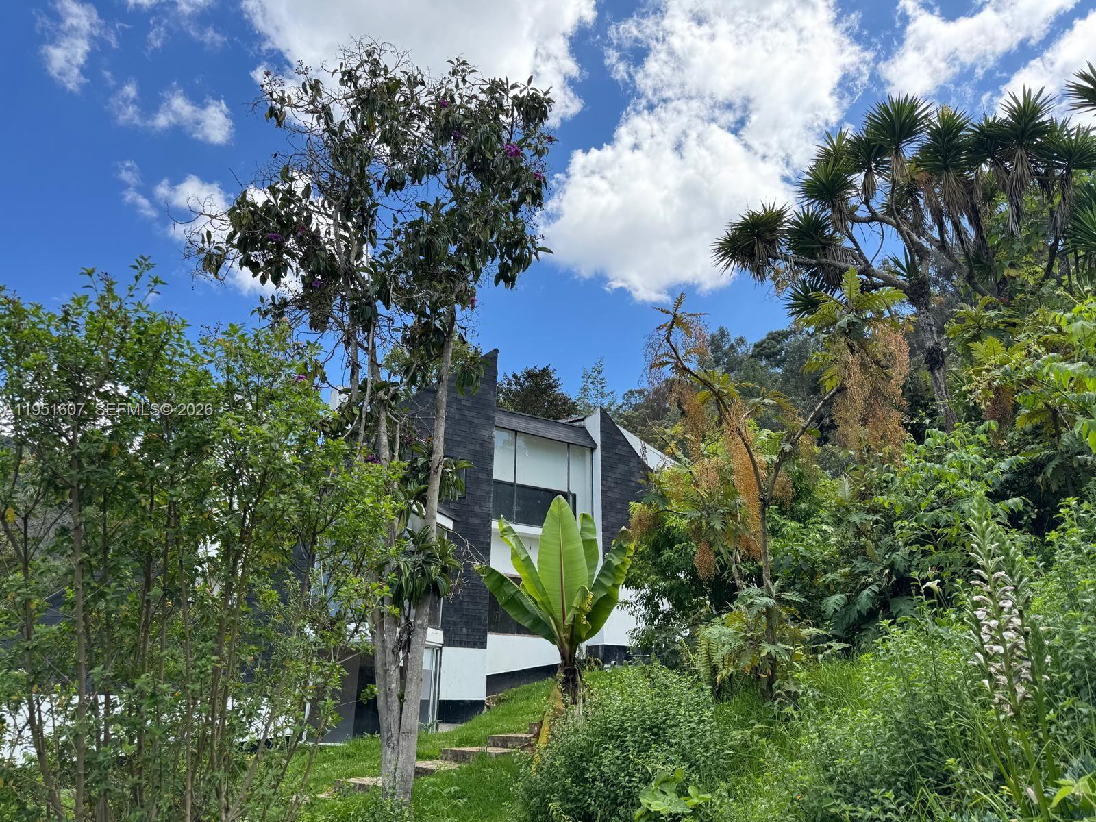 237 Diagonal 237 Carrera 7