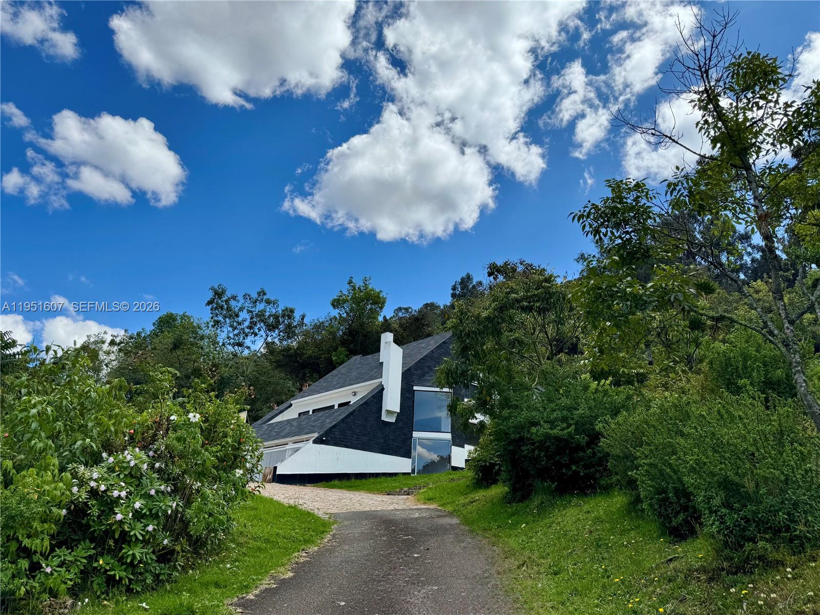 237 Diagonal 237 Carrera 7