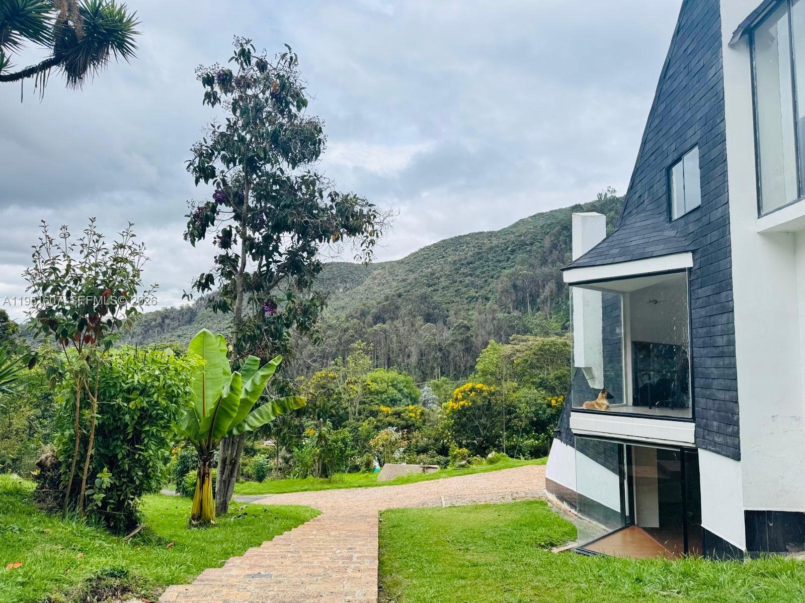 237 Diagonal 237 Carrera 7