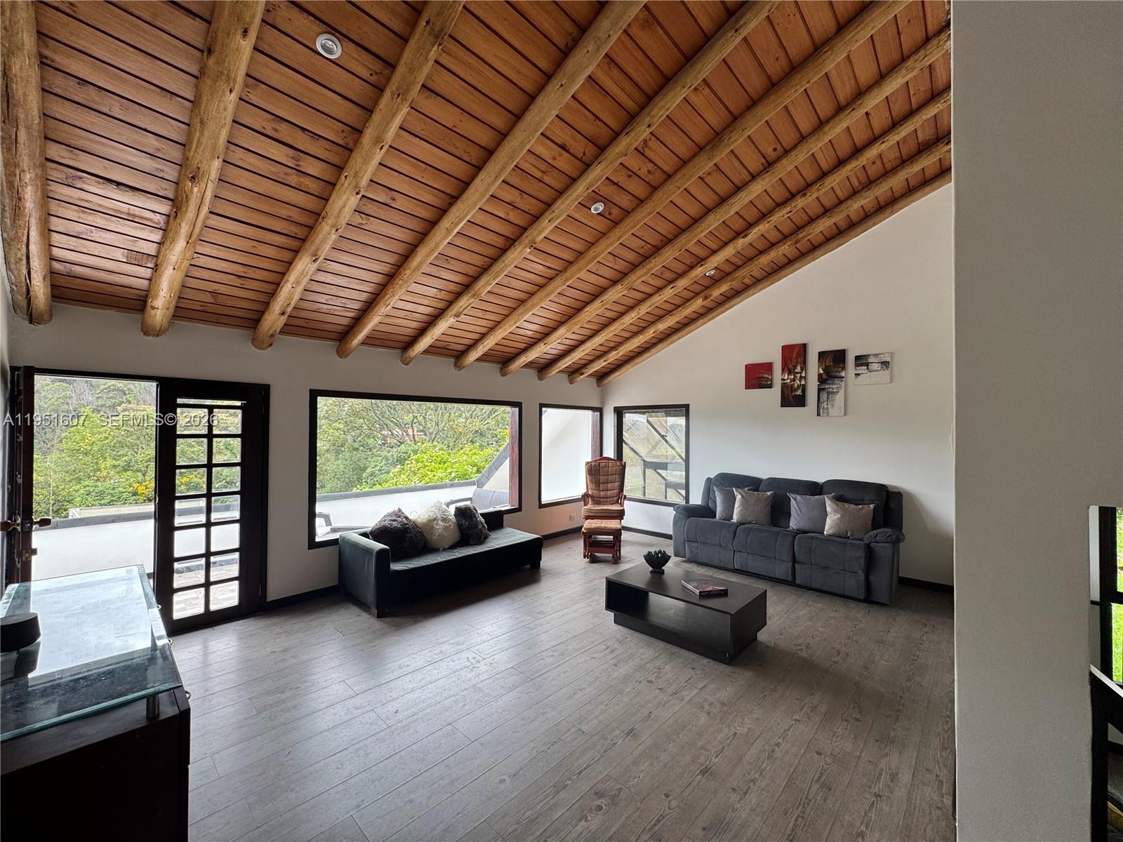 237 Diagonal 237 Carrera 7