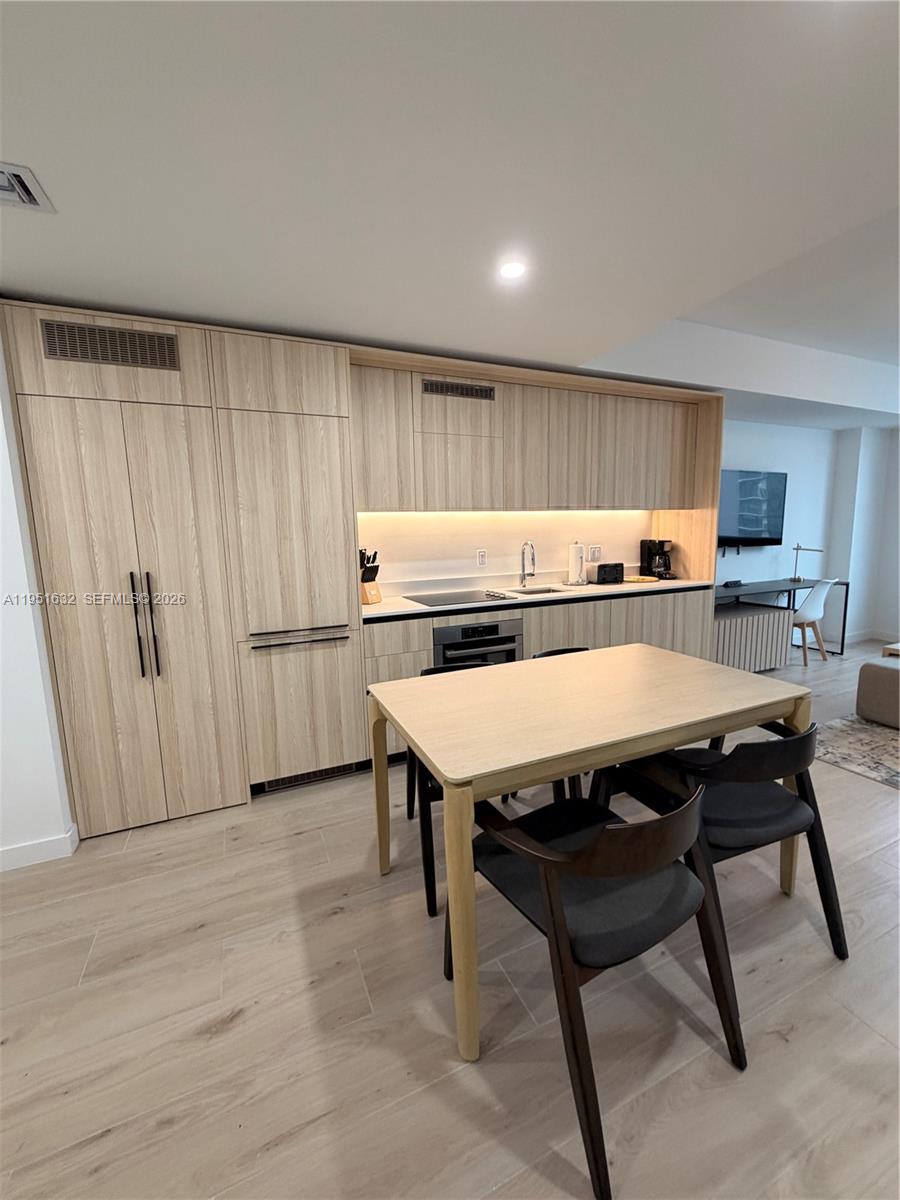 225 N Miami Ave Unit: 1107