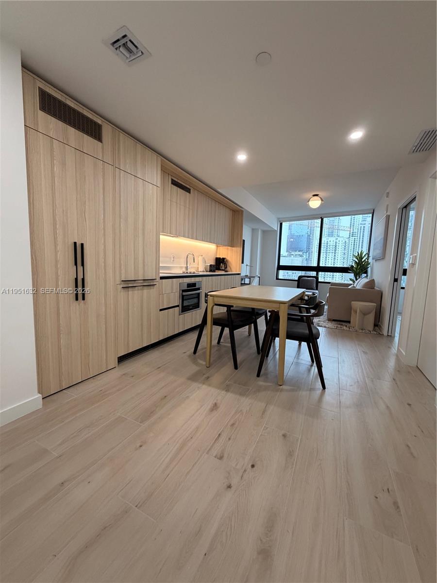 225 N Miami Ave Unit: 1107