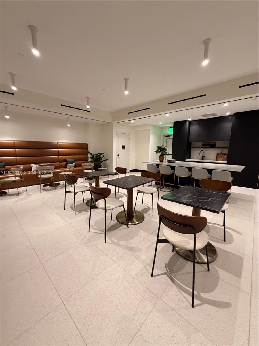 225 N Miami Ave Unit: 1107