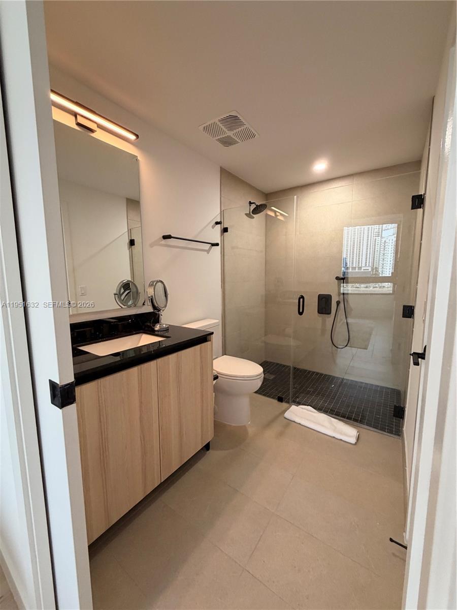 225 N Miami Ave Unit: 1107