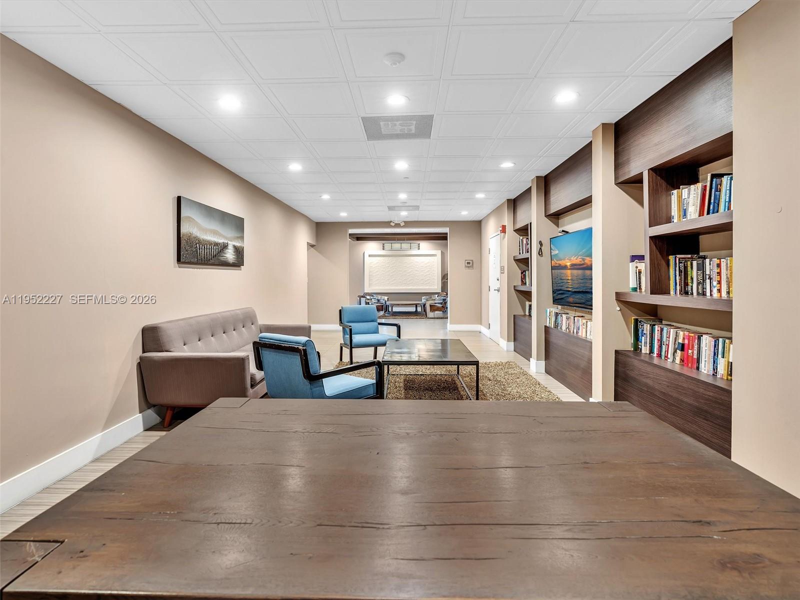 3675 N Country Club Dr # 409