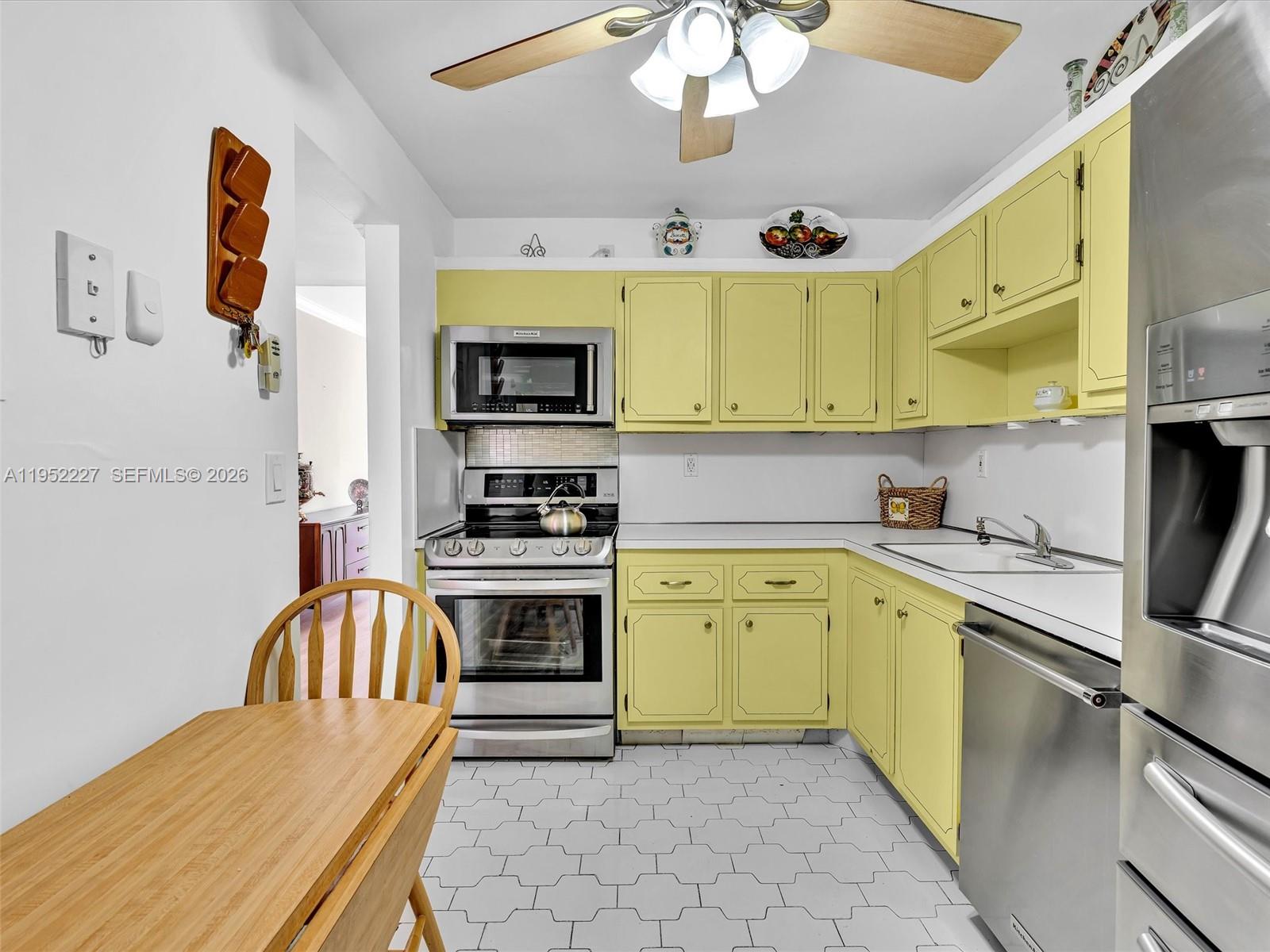 3675 N Country Club Dr # 409