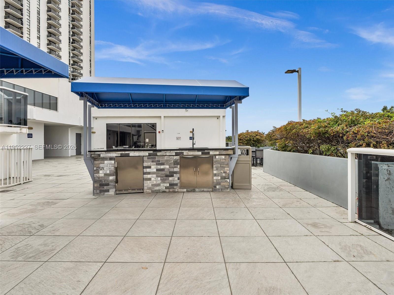 3675 N Country Club Dr # 409