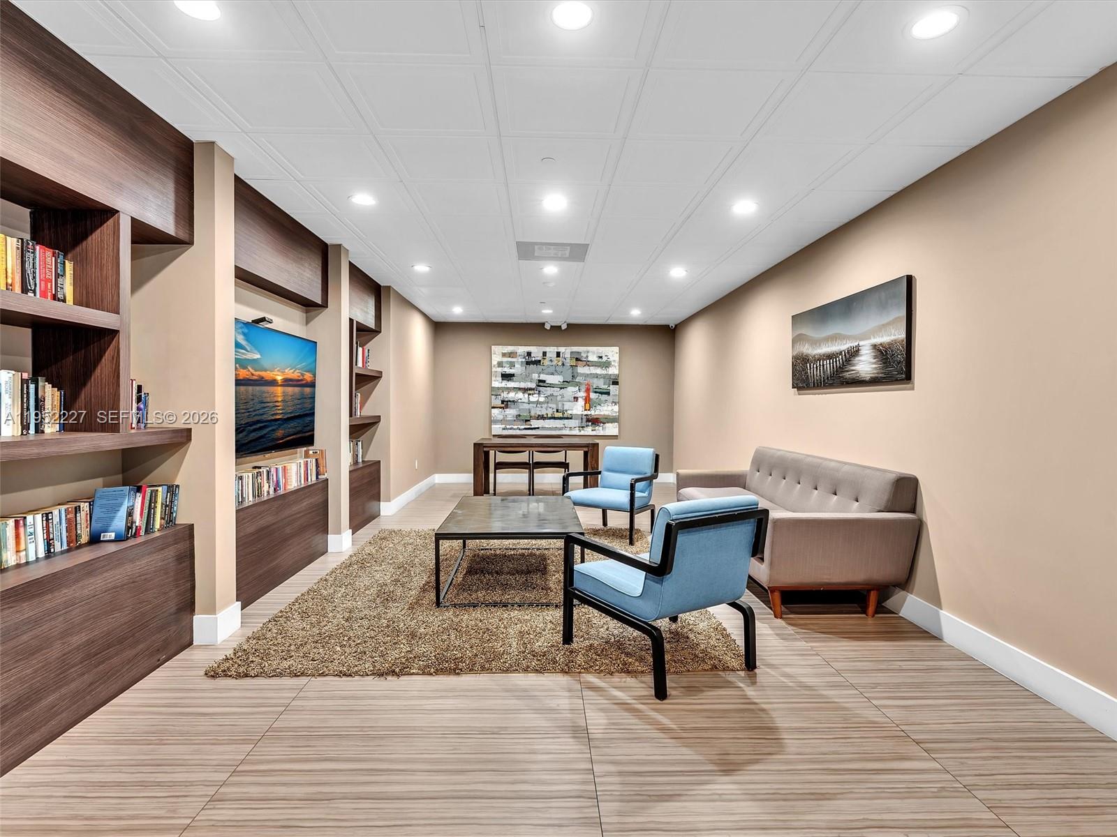 3675 N Country Club Dr # 409