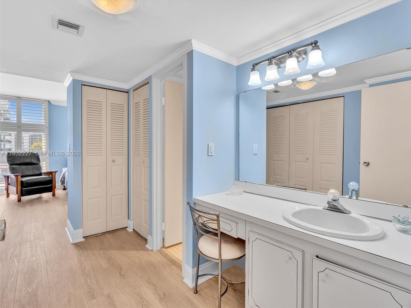 3675 N Country Club Dr # 409