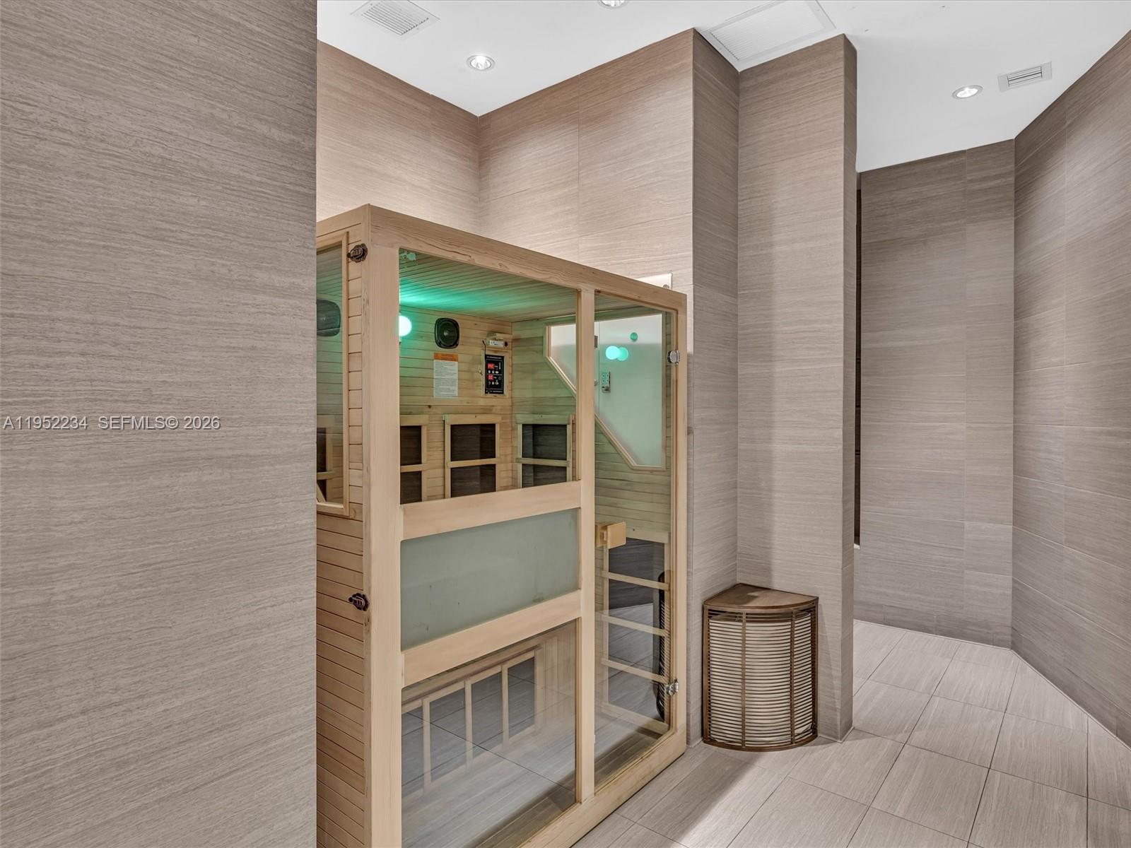 3300 NE 188th St # 718