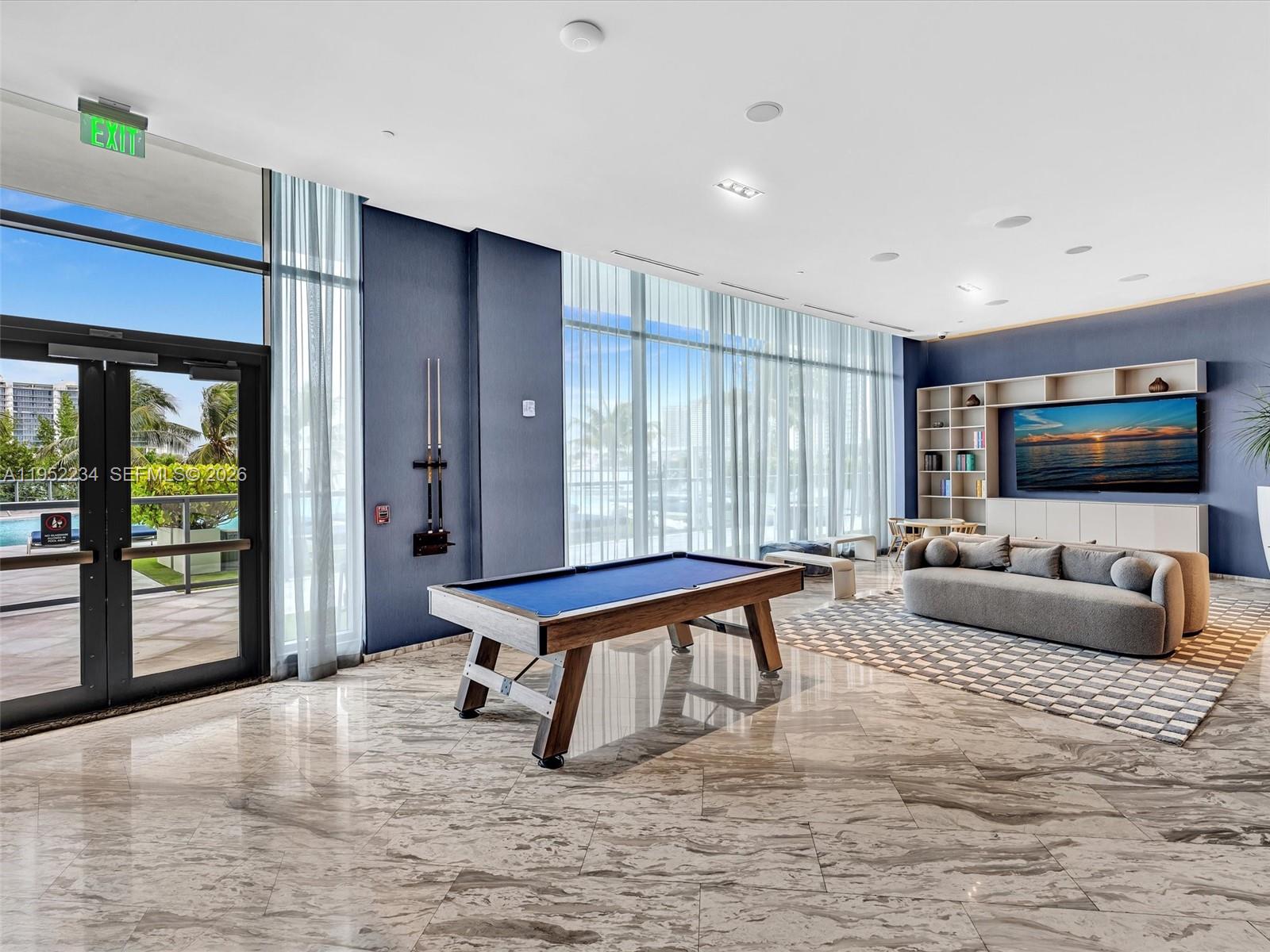 3300 NE 188th St # 718