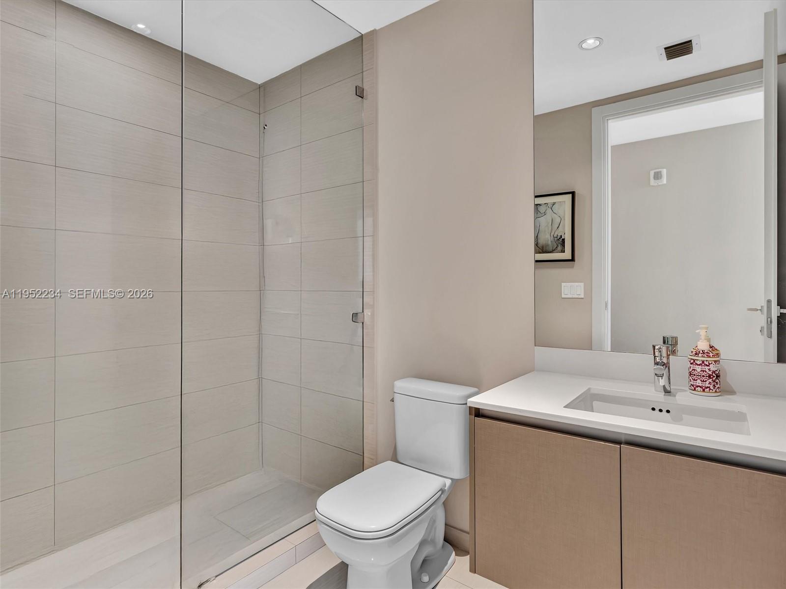 3300 NE 188th St # 718