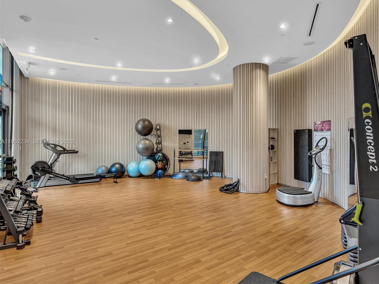 3300 NE 188th St # 718