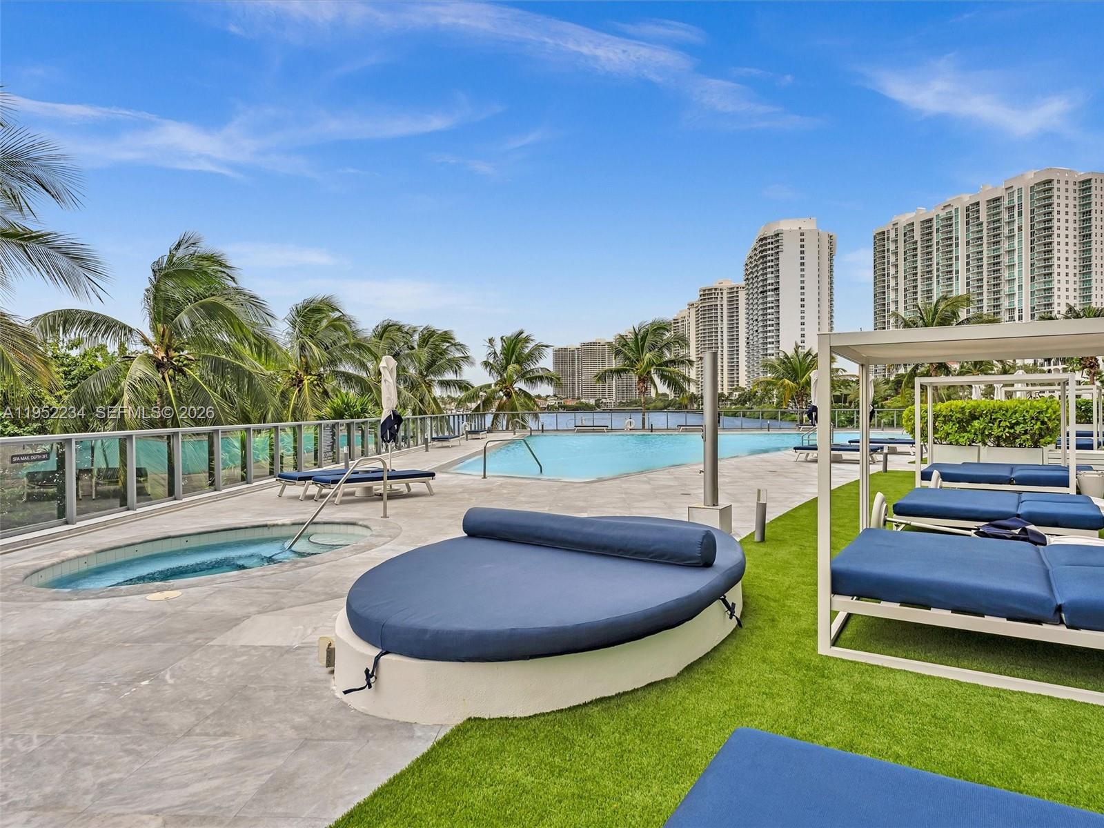 3300 NE 188th St # 718