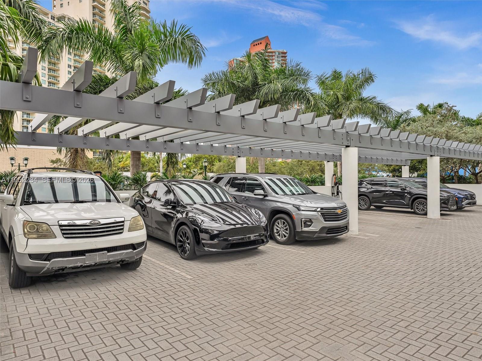 3300 NE 188th St # 718