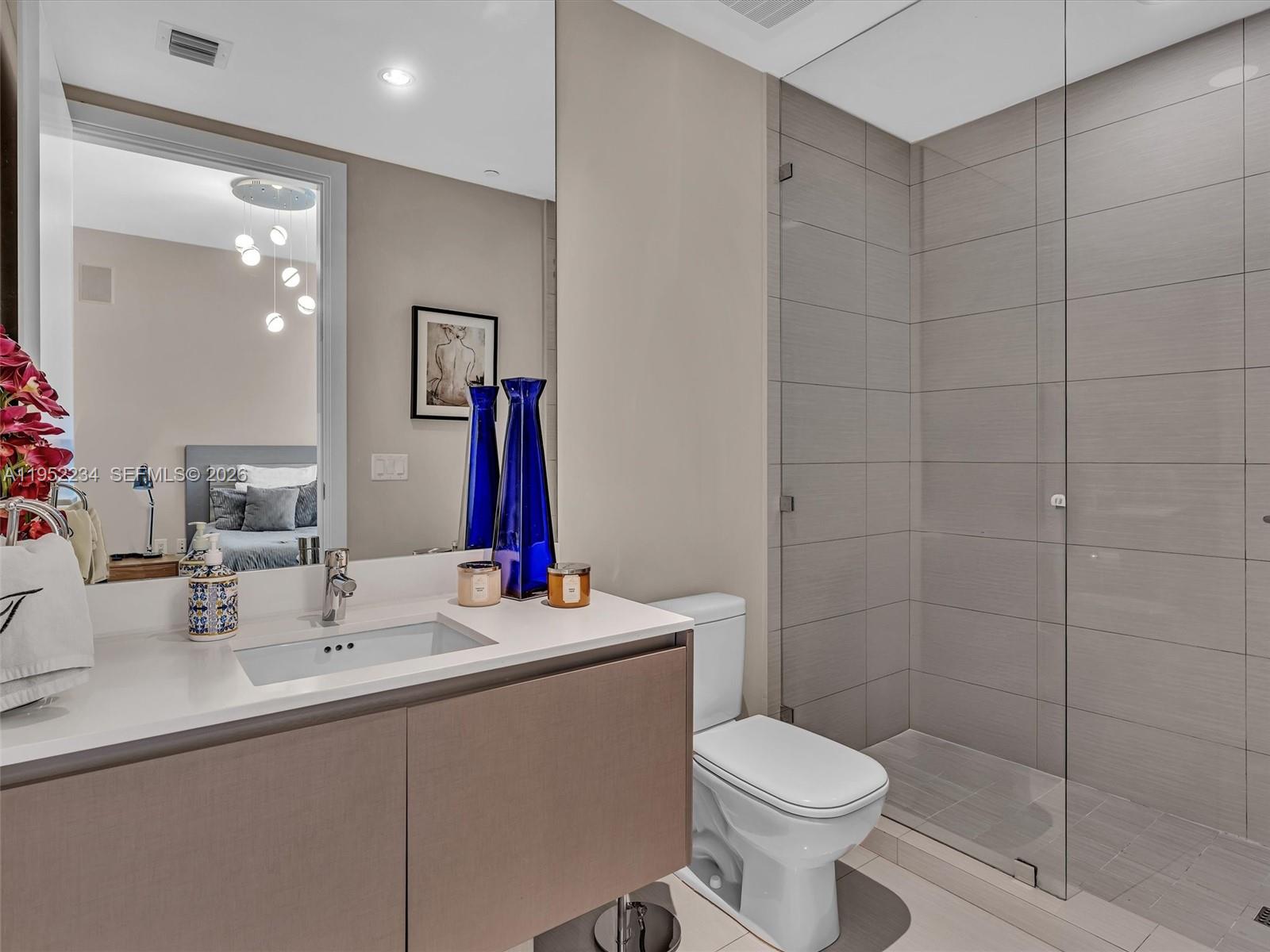 3300 NE 188th St # 718