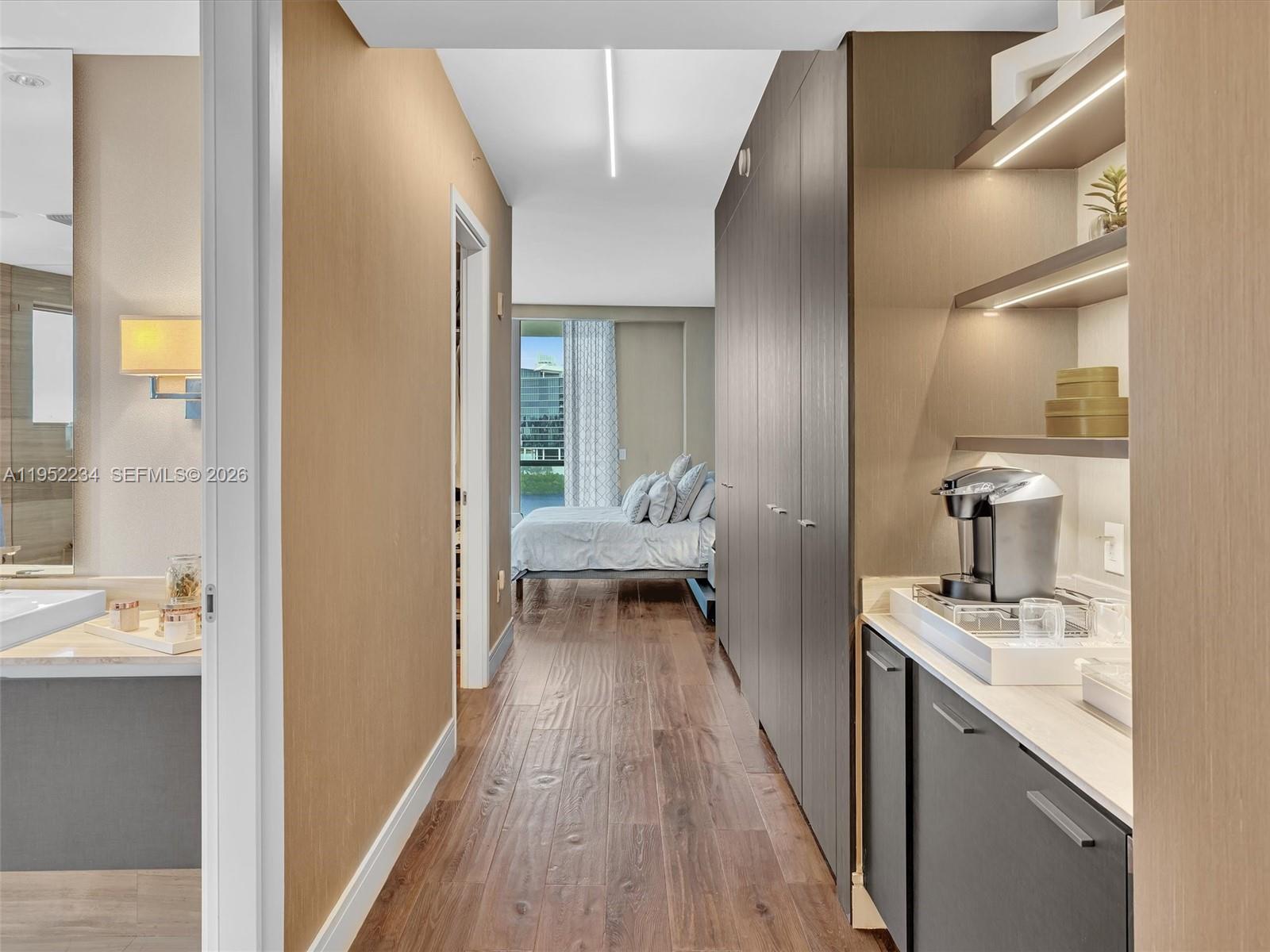 3300 NE 188th St # 718