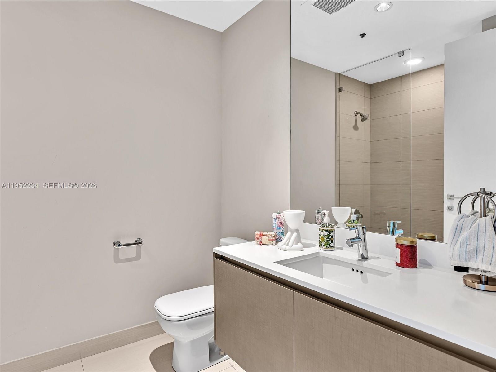 3300 NE 188th St # 718