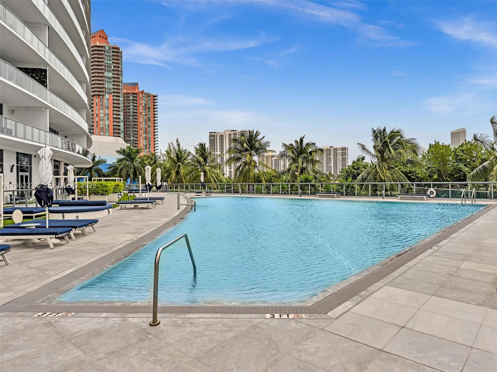 3300 NE 188th St # 718