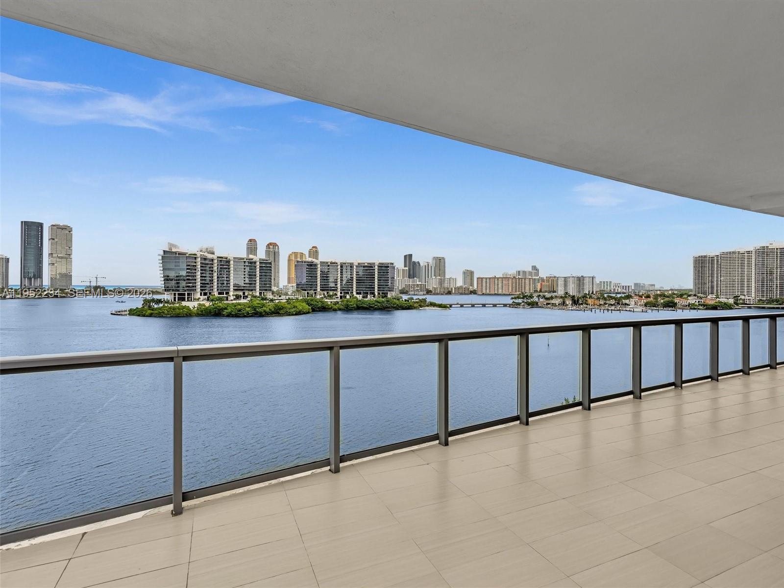 3300 NE 188th St # 718