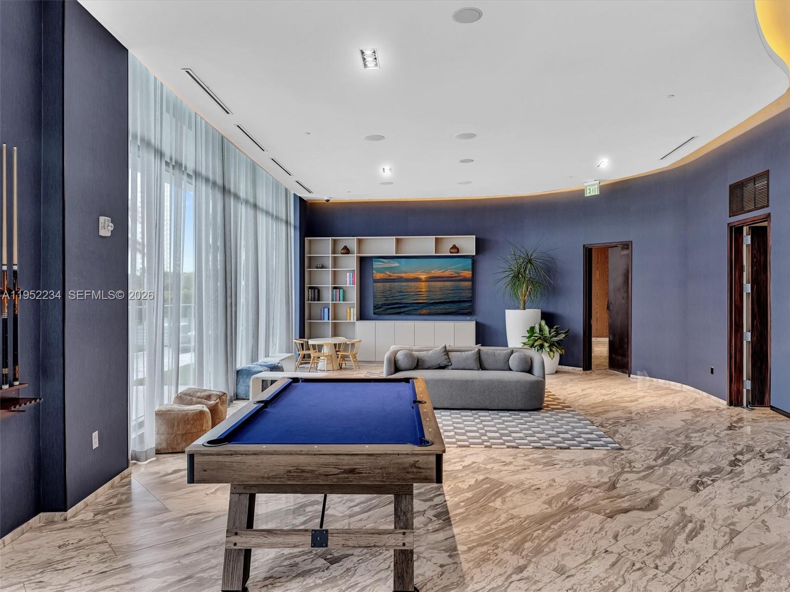 3300 NE 188th St # 718