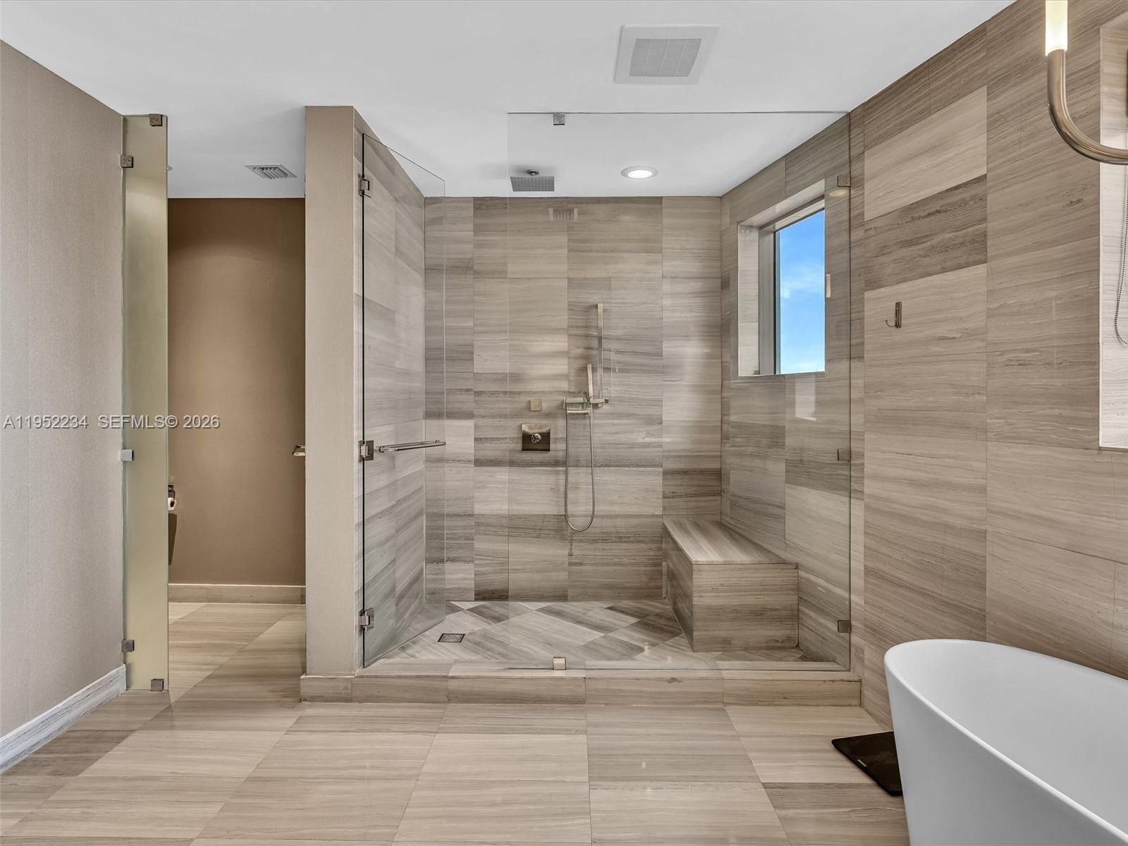 3300 NE 188th St # 718