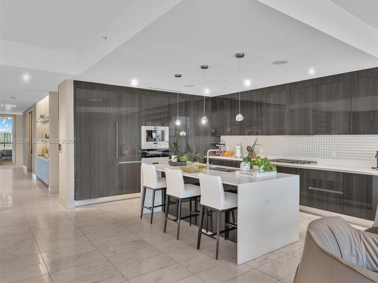 3300 NE 188th St # 718