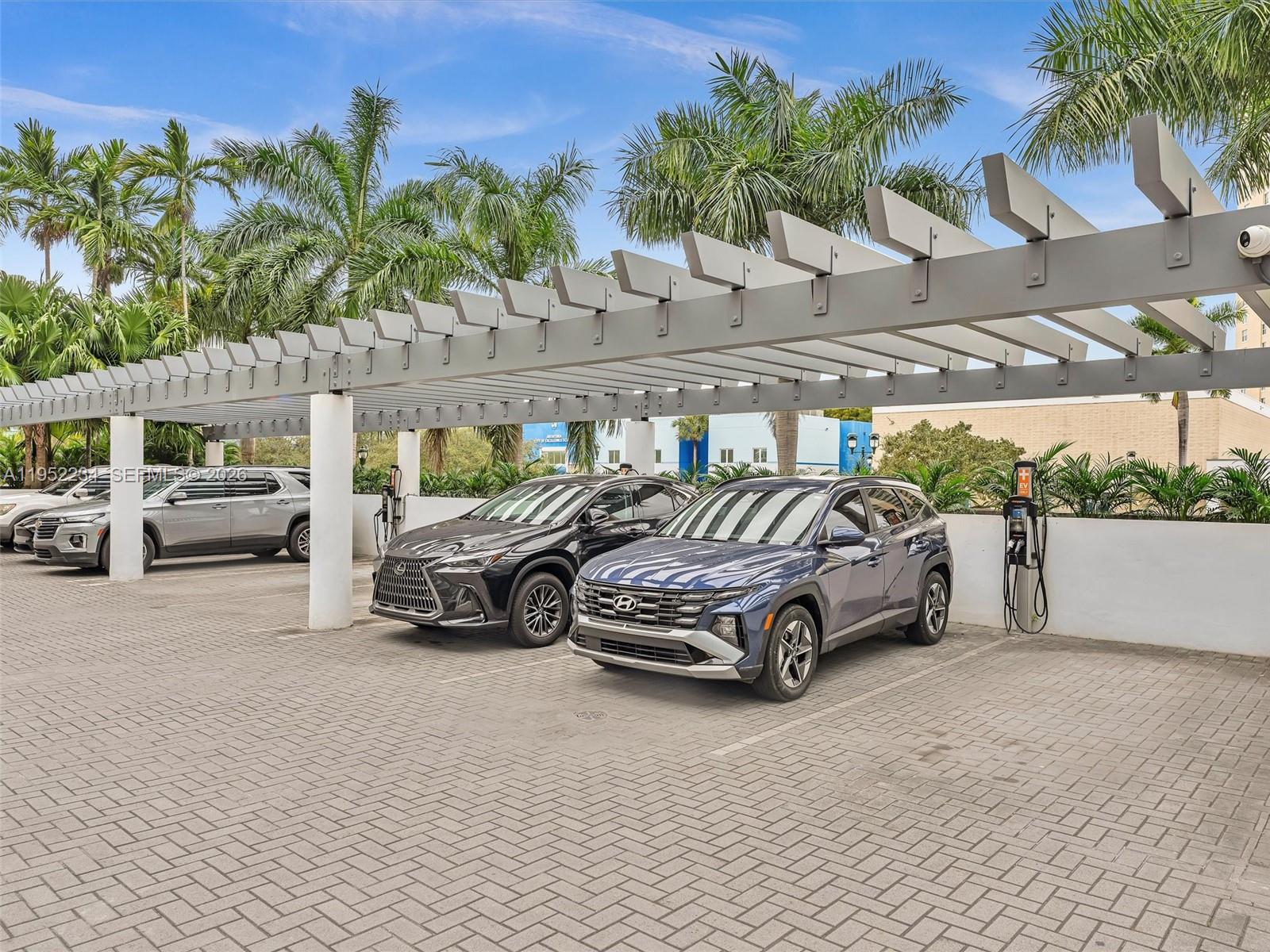 3300 NE 188th St # 718