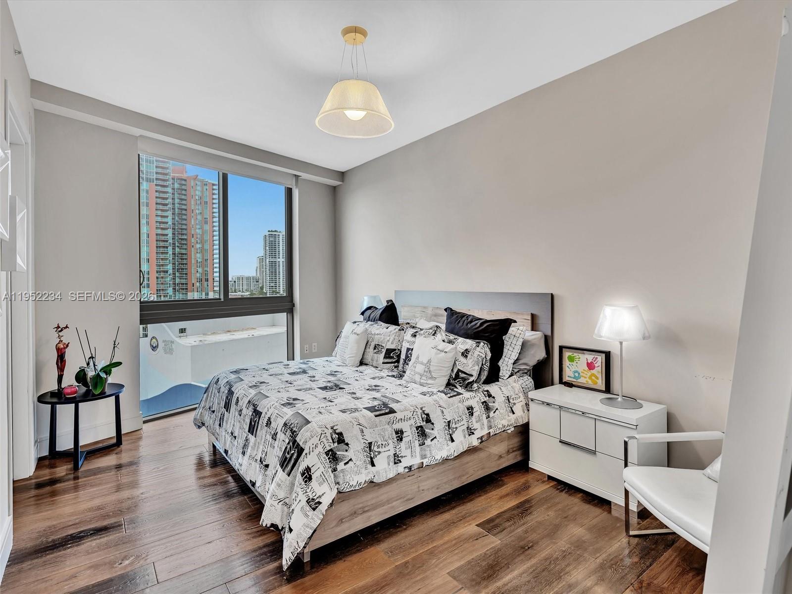 3300 NE 188th St # 718