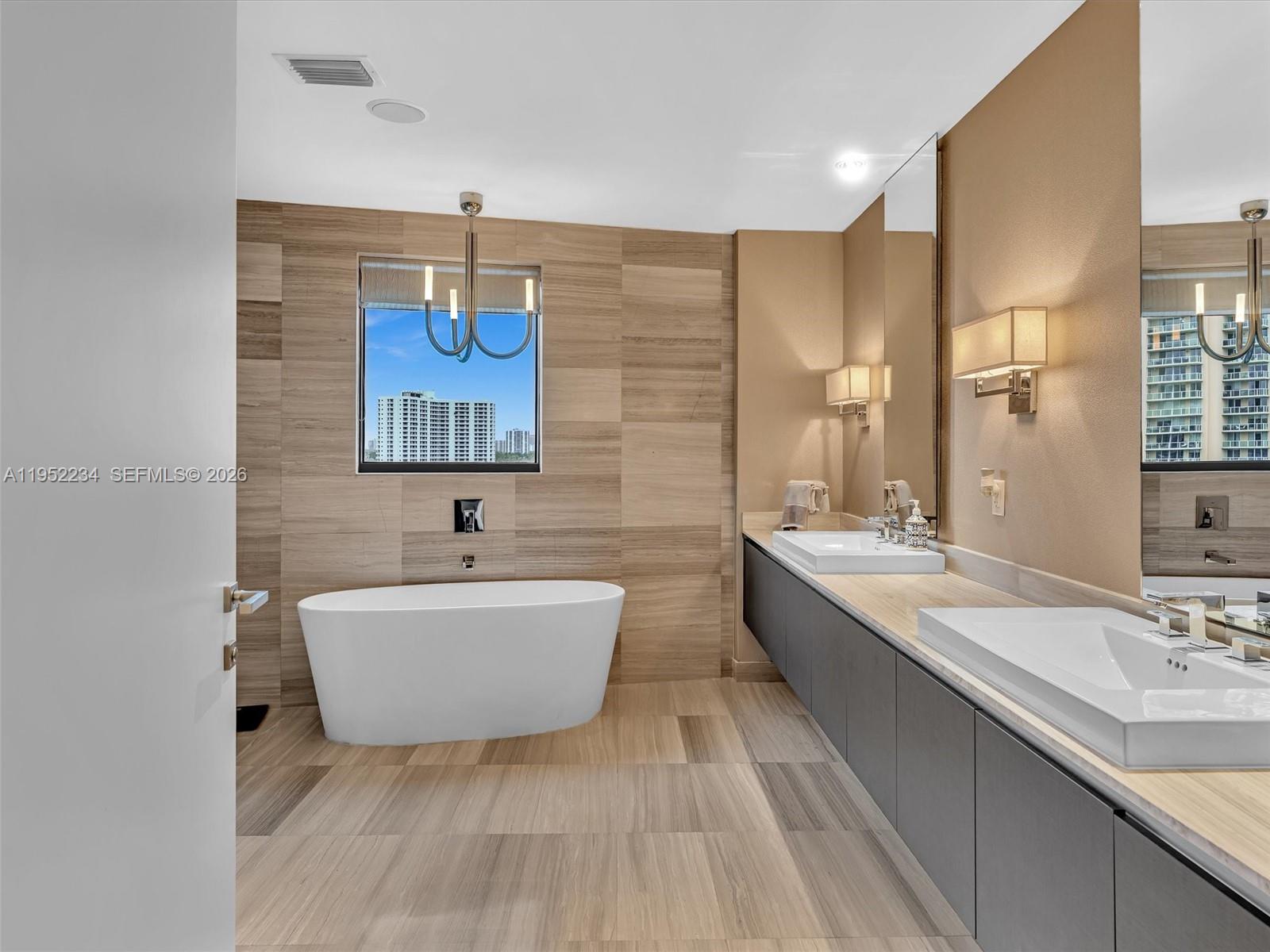 3300 NE 188th St # 718