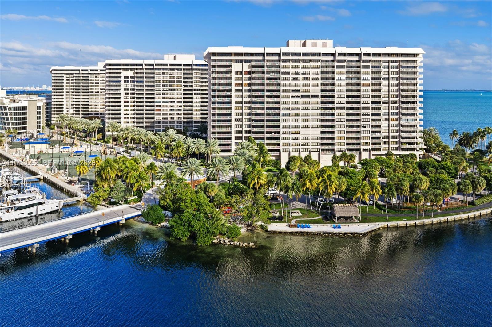 1 Grove Isle Dr # A1106