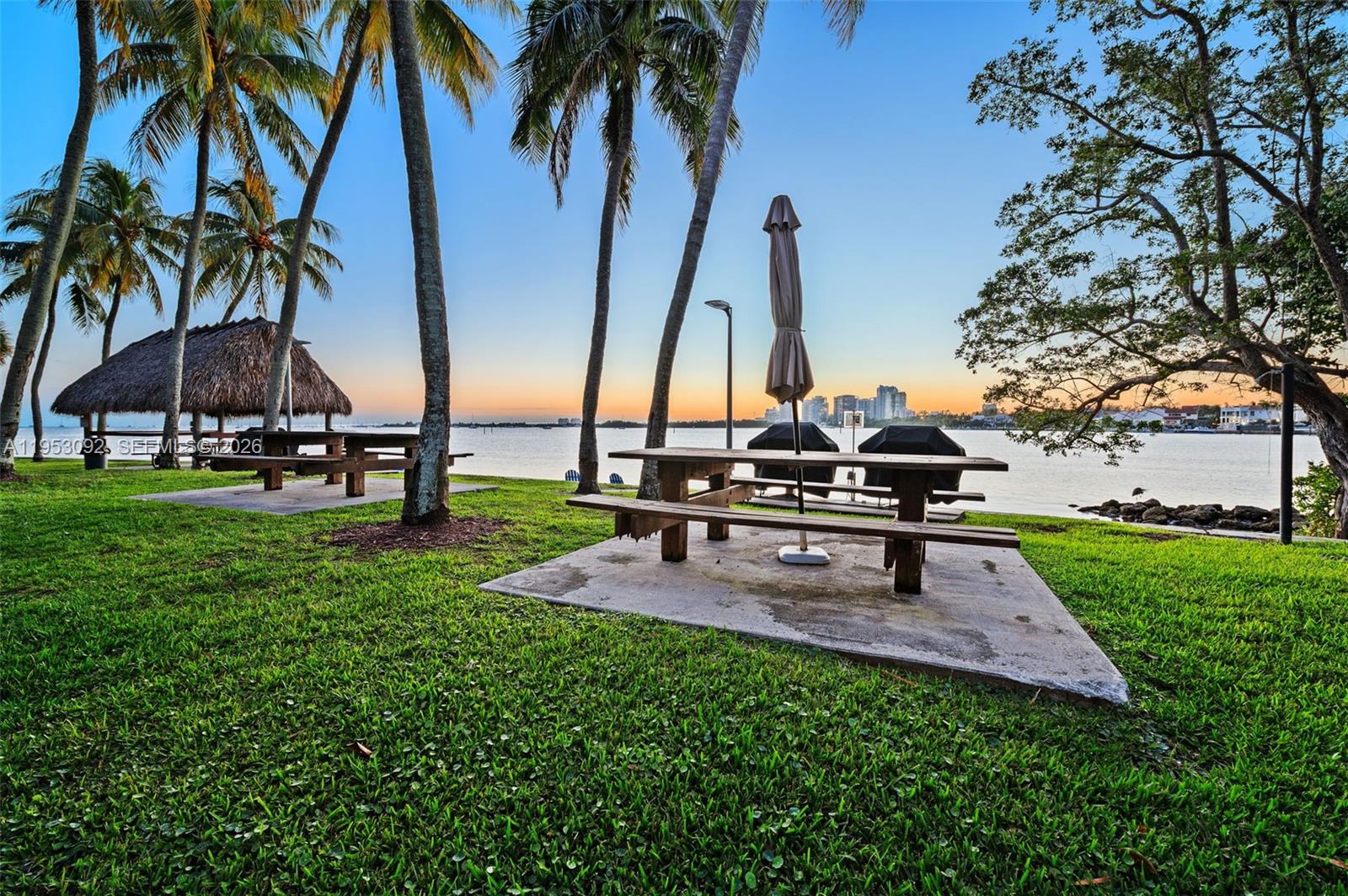 1 Grove Isle Dr # A1106